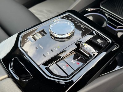 2025 BMW I5 TOURING thumbnail 31