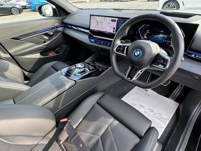 2025 BMW I5 TOURING thumbnail 36