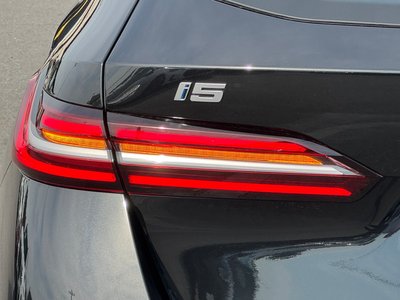 2025 BMW I5 TOURING thumbnail 14