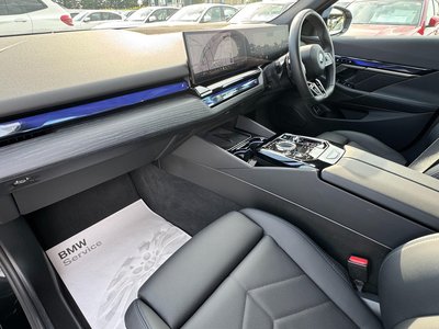 2025 BMW I5 TOURING thumbnail 38