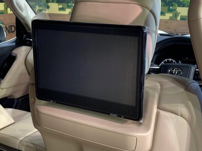 TOYOTA LAND CRUISER 300 - 5