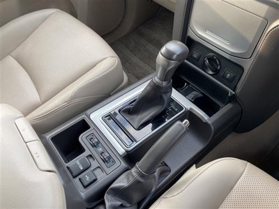 TOYOTA LAND CRUISER PRADO - 9