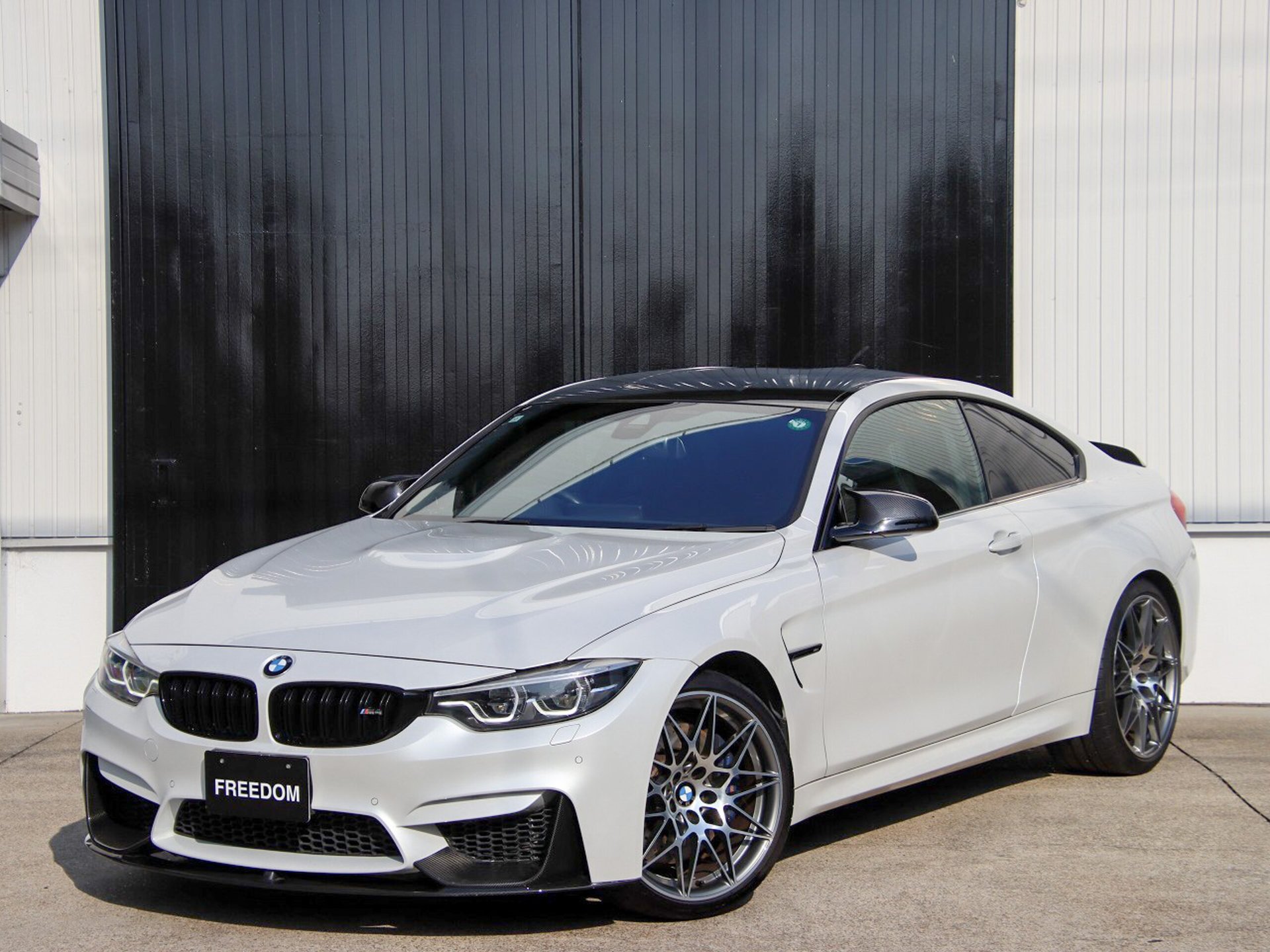 BMW M4 COUPE - View 1