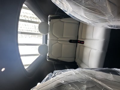 TESLA MODEL Y - 9