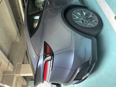 TESLA MODEL Y - 4