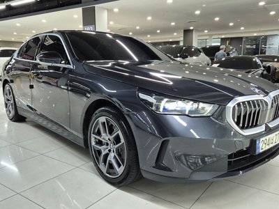 BMW 5 SERIES - 2