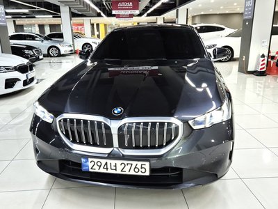 BMW 5 SERIES - 1