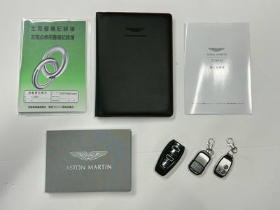 ASTON MARTIN DBX - 4