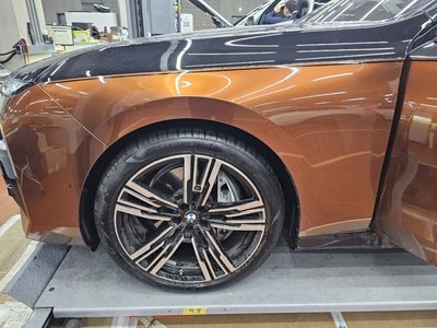 BMW I7 - 8
