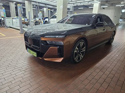 BMW I7 - 1