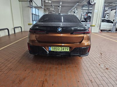 BMW I7 - 6