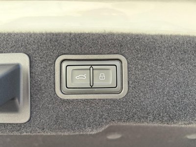 2024 AUDI A8 photo 10