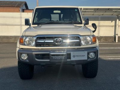 TOYOTA LAND CRUISER 70 - 5