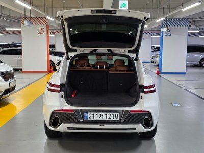 2022 Genesis GV70 — миниатюра 18