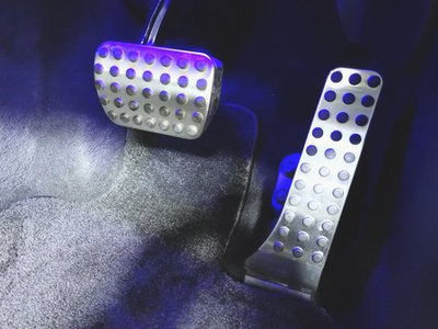 MERCEDES-BENZ E-CLASS - 9