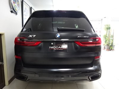BMW X7 - 7