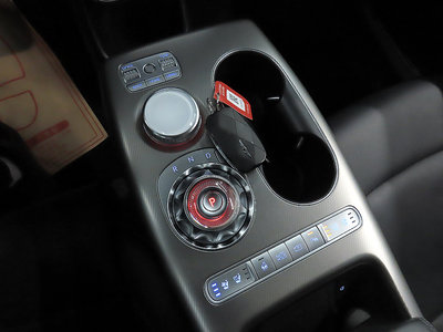 2022 Genesis GV60 — миниатюра 12