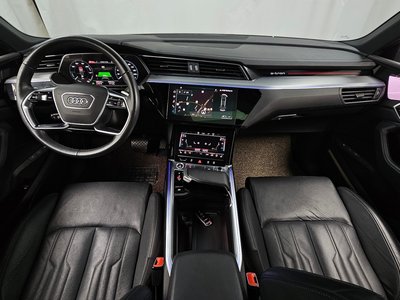 AUDI E-TRON - 5