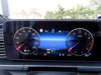 MERCEDES-BENZ GLS - 9