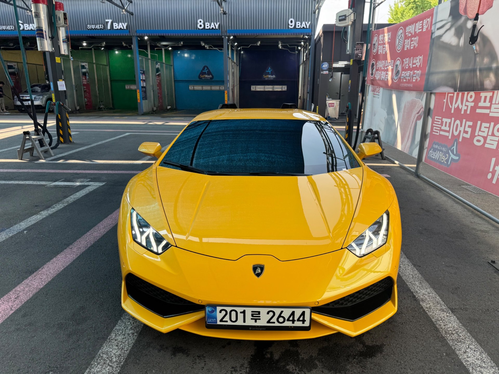 LAMBORGHINI HURACAN - View 1