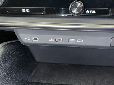 2023 Lexus RZ — миниатюра 11