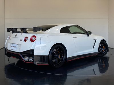 NISSAN GT-R - 2