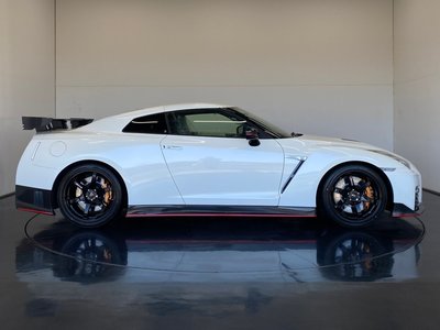 NISSAN GT-R - 5