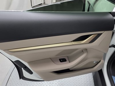 2024 Porsche TAYCAN thumbnail 15