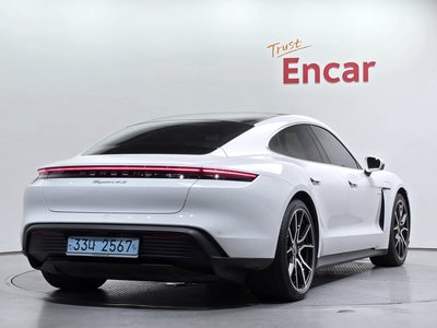2024 Porsche TAYCAN 照片 3