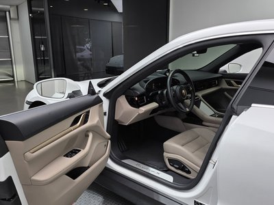 2024 Porsche TAYCAN thumbnail 13