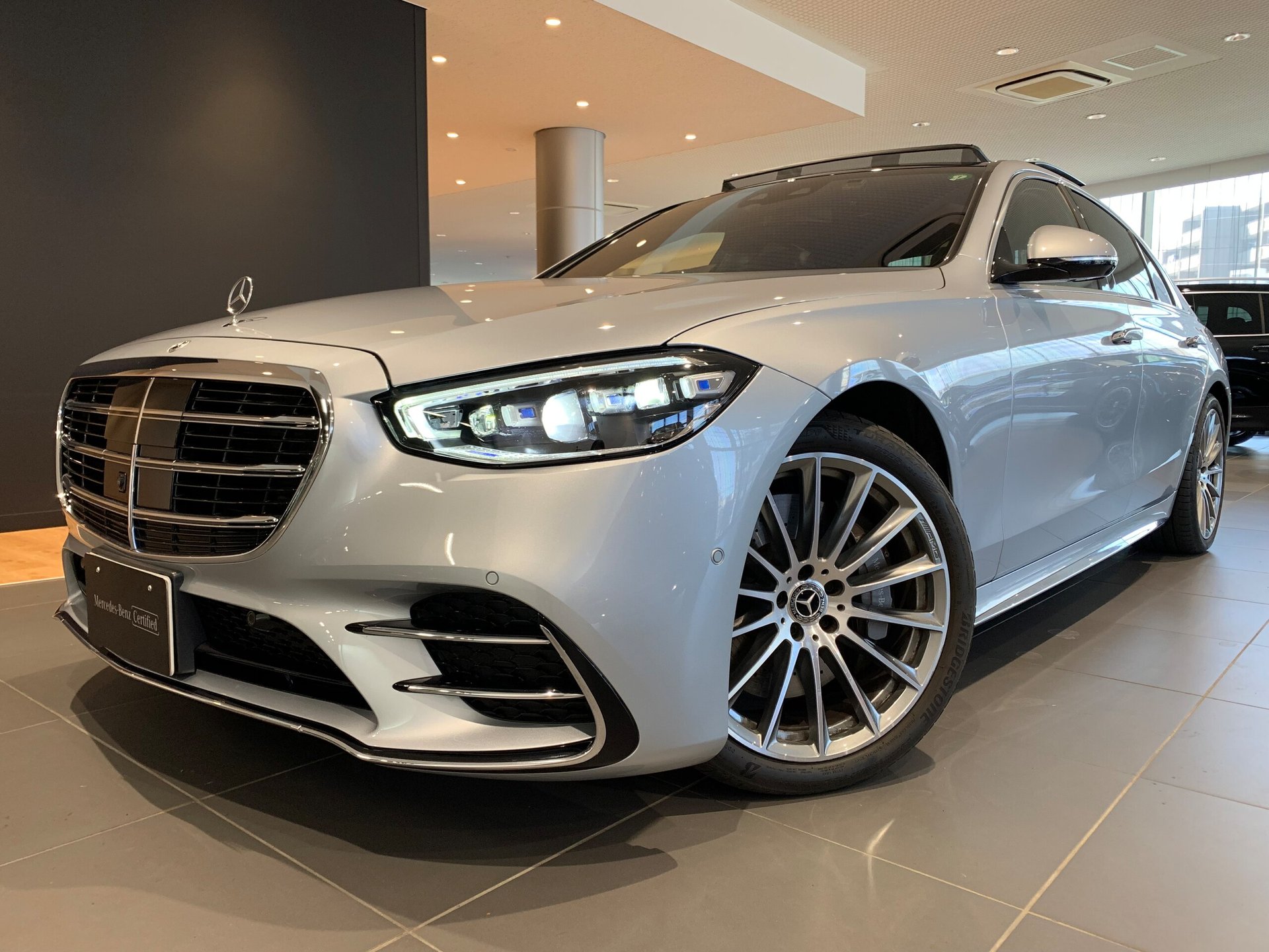 MERCEDES-BENZ S-CLASS - View 1