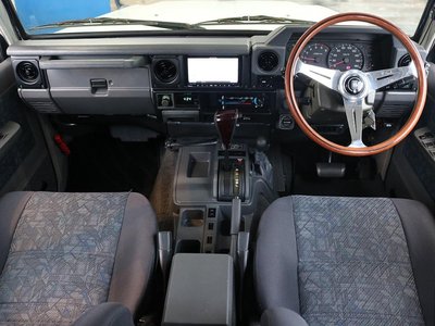 TOYOTA LAND CRUISER - 2