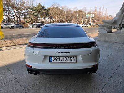 PORSCHE PANAMERA - 3