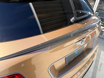 BENTLEY BENTAYGA - 6