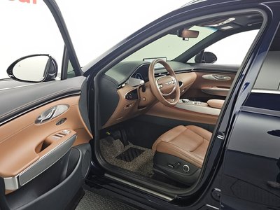 صورة 10 لـ 2024 Genesis GV70