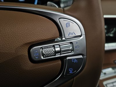 2024 Genesis GV70 thumbnail 19
