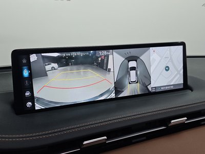 2024 Genesis GV70 thumbnail 14