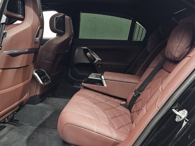 صورة مصغرة 28 لـ 2025 BMW 7 SERIES
