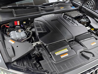 AUDI Q8 - 7