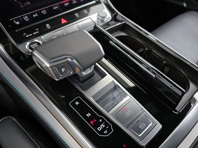 AUDI Q8 - 9