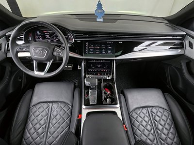 AUDI Q8 - 5
