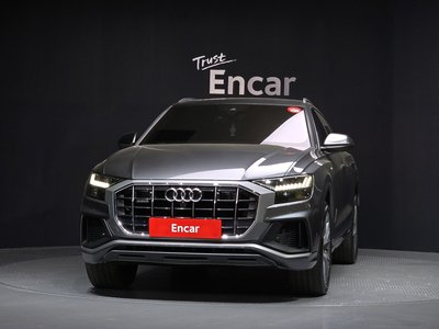 AUDI Q8 - 2