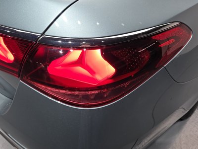 صورة 10 لـ 2025 Mercedes-BENZ E-CLASS