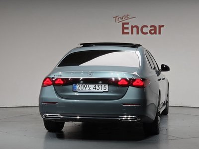 صورة 4 لـ 2025 Mercedes-BENZ E-CLASS