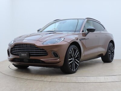 ASTON MARTIN DBX