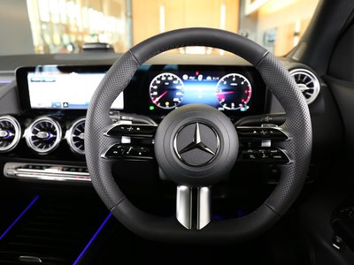 MERCEDES-BENZ GLA - 9