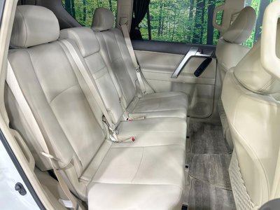 TOYOTA LAND CRUISER PRADO - 9