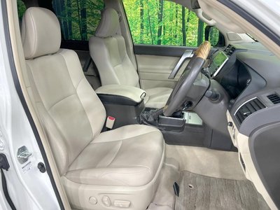 TOYOTA LAND CRUISER PRADO - 8