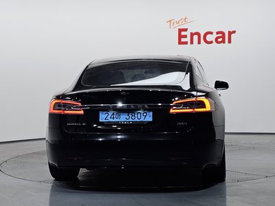 TESLA MODEL S - 4