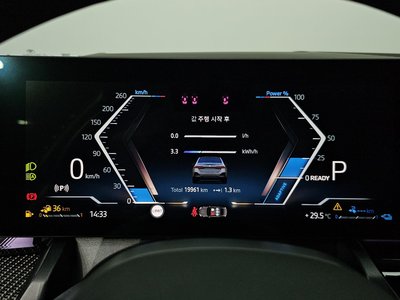 2025 BMW 5 SERIES — миниатюра 11